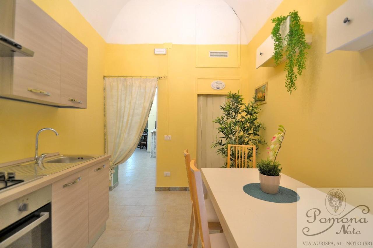 Pomona Noto Villa Bagian luar foto